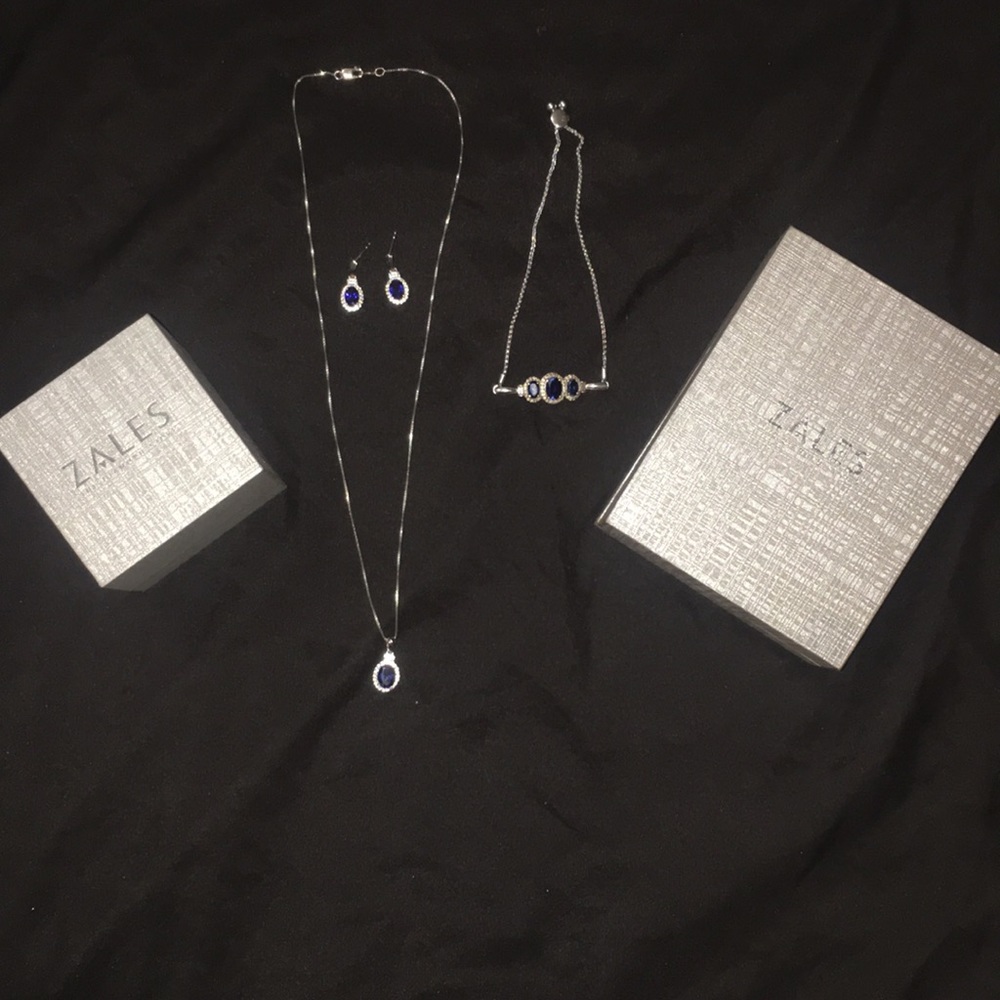 Sales blue diamond sapphire set